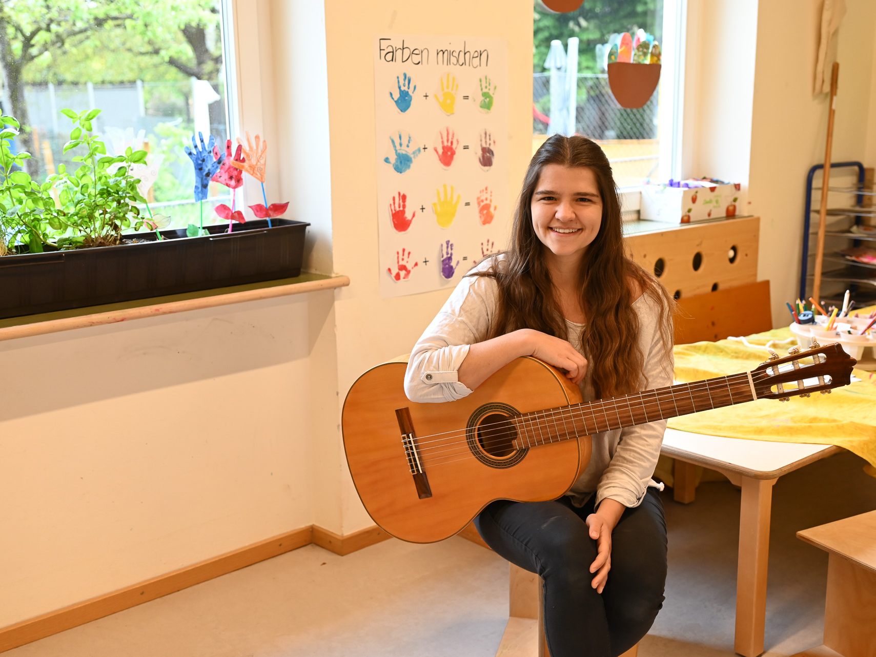 Ricarda Niederbacher (26) leitet den Zwergengarten Montfort und hat dabei stets das Wohl der Kinder im Auge.