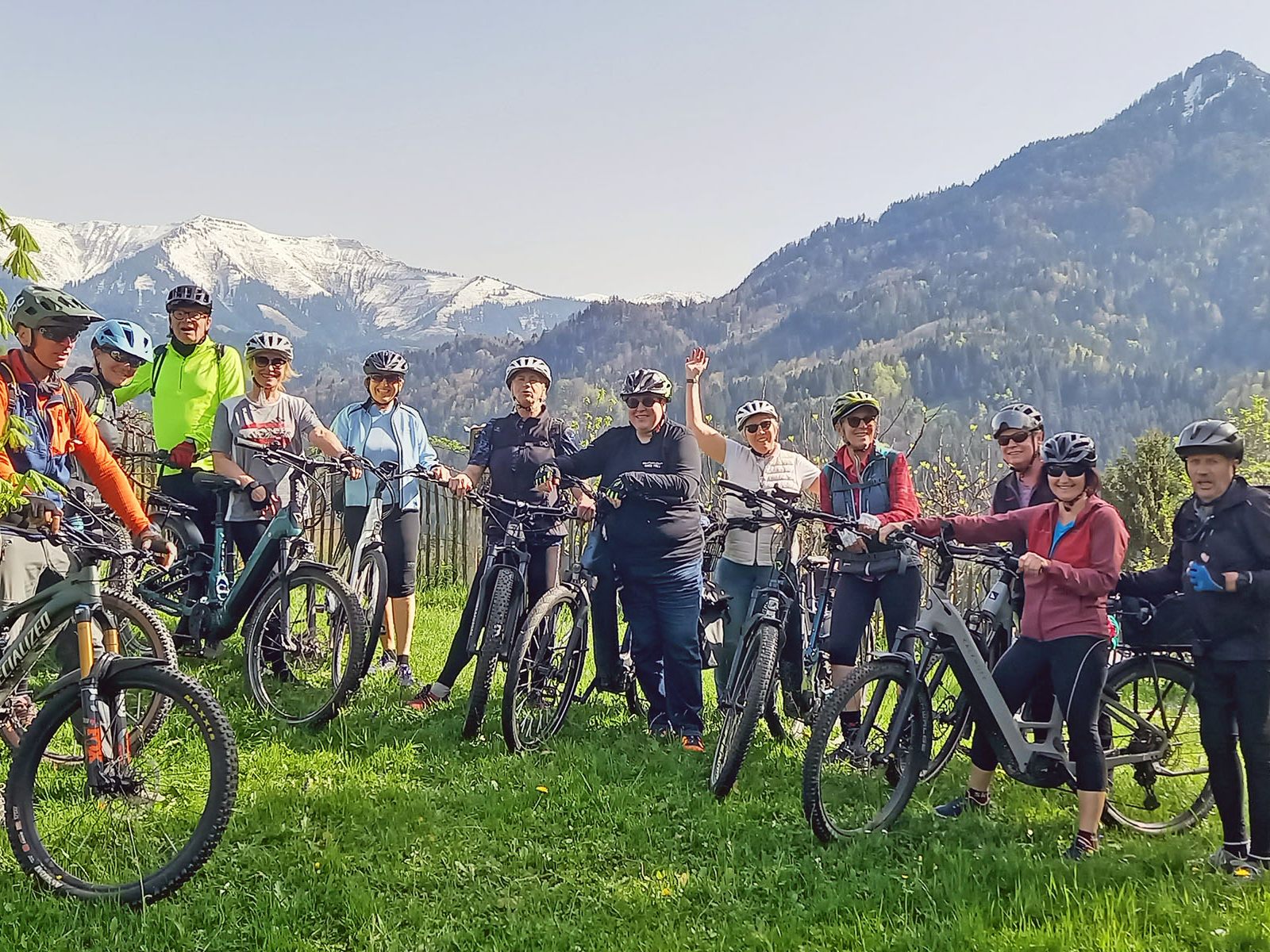 Mitglieder von VORARLBERG-50plus trainierten das Fahren mit dem E-Bike