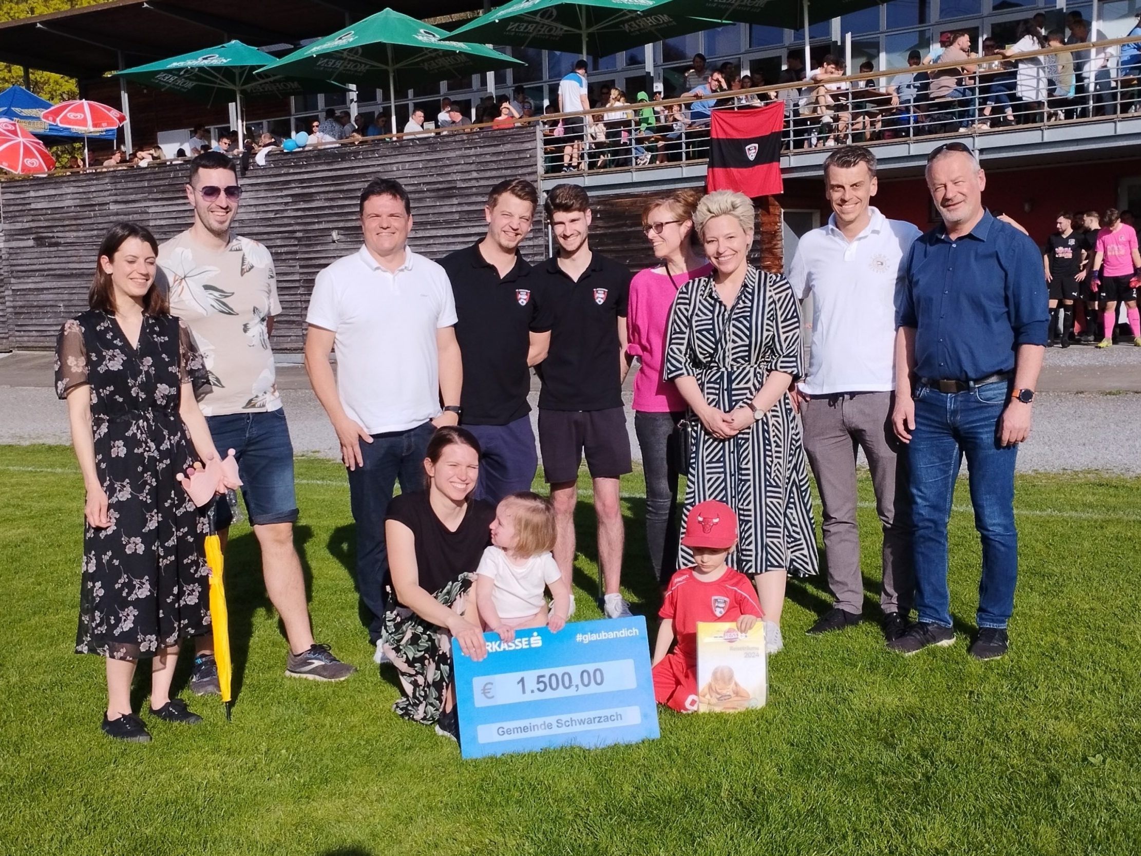 Der FC Schwarzach lud anlässlich des ersten Heimspiels zu einer besonderen Charity-Aktion.