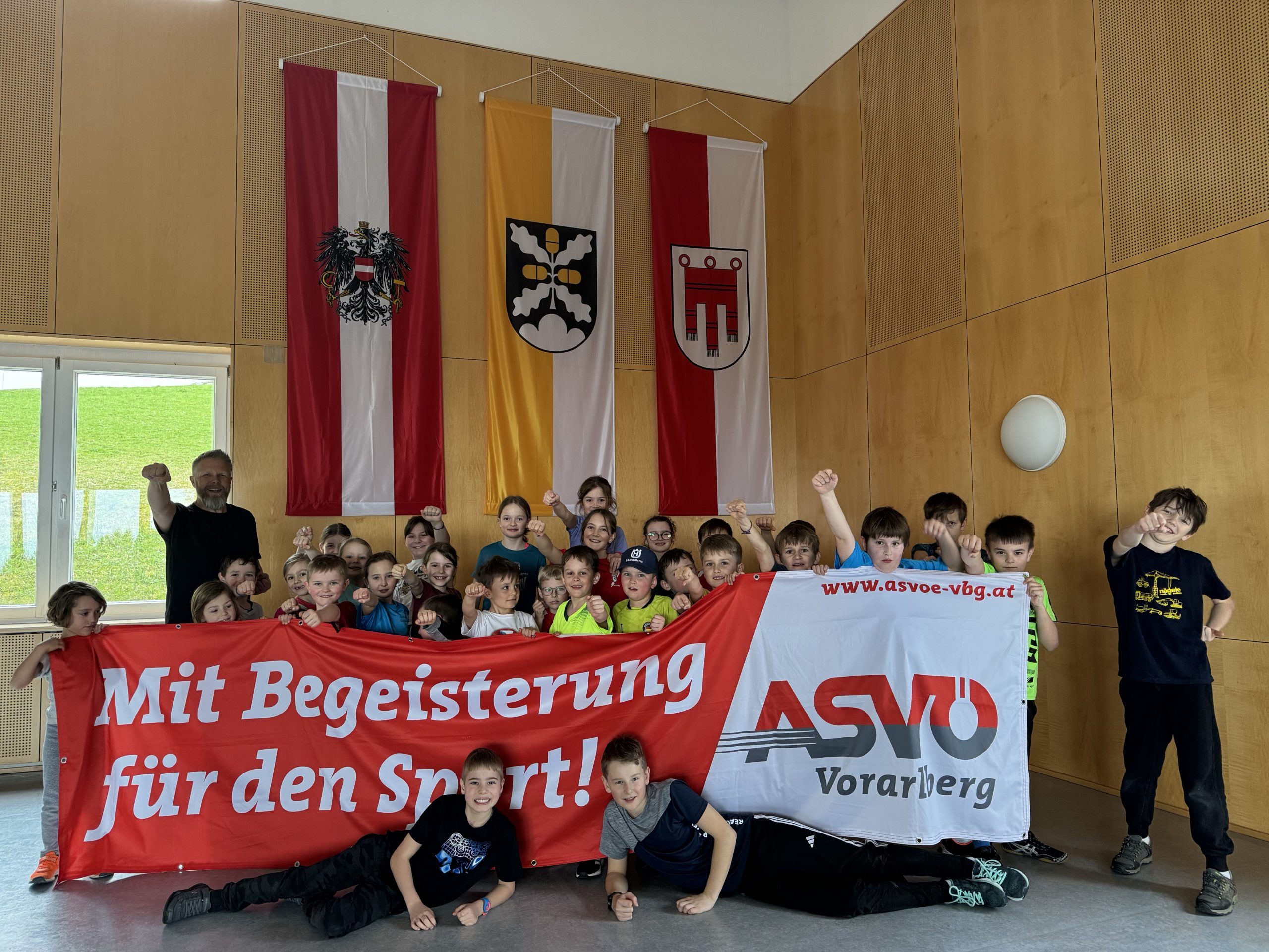Karate ist cool und du lernst wie du dich verteidigen kannst! Karate ist cool und du lernst wie du dich verteidigen kannst!