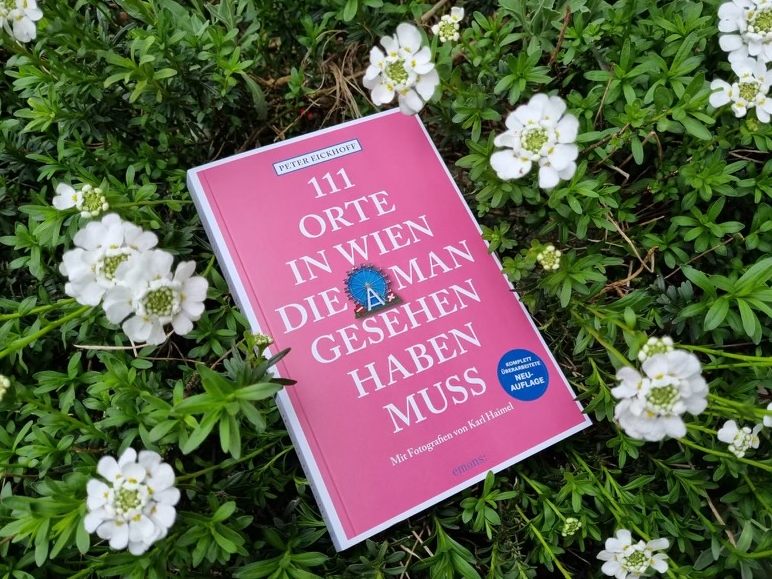 Bei uns habt ihr jetzt die Chance, dieses Buch zu gewinnen.