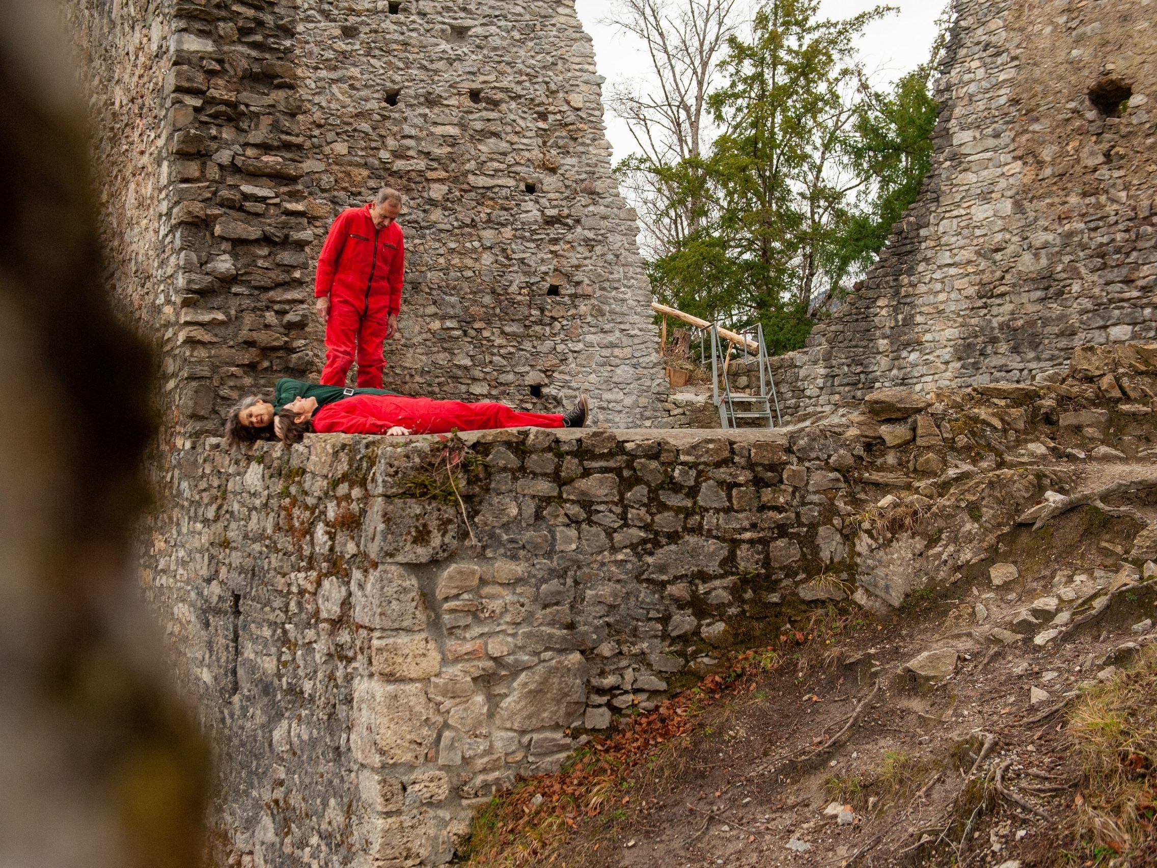 Tanz- und Video-Performance am Hohenemser Schlossberg Tanz- und Video-Performance am Hohenemser Schlossberg