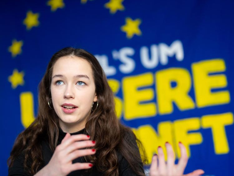 Grünen-Spitzenkandidatin Lena Schilling im Portrait.
