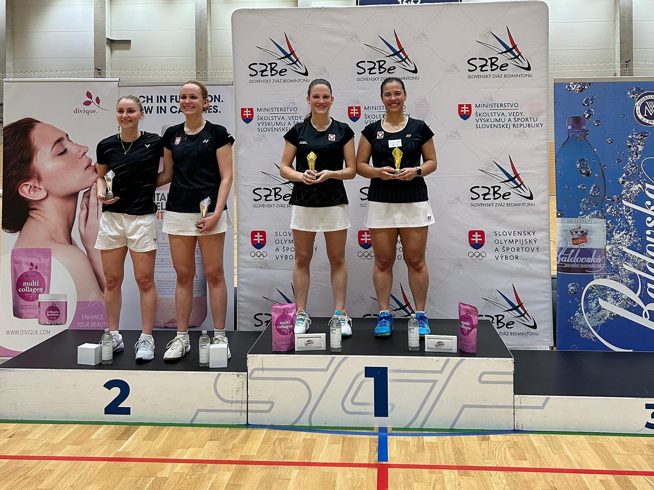 Die Ländle-Badminton-Damen strahlten nach ihrem erfolgreichen Turnier in der Slowakei. Die Ländle-Badminton-Damen strahlten nach ihrem erfolgreichen Turnier in der Slowakei.
