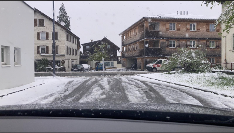 Unerwarteter Schneefall im Frühling – Weißes Erwachen in Vorarlberg - Vorarlberg -- VOL.AT