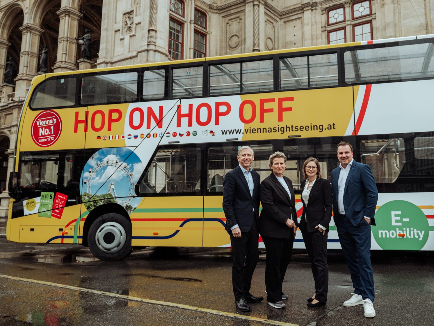 (v.l.n.r.): Ludwig Richard (Dr. Richard Bus GmbH), Lisa Frühbauer (Vienna Sightseeing Tours / Vienna Pass), Klara Böhm (Elite Tours Verkehrsbetriebe GmbH), Paul Blaguss (Blaguss Reisen GmbH)