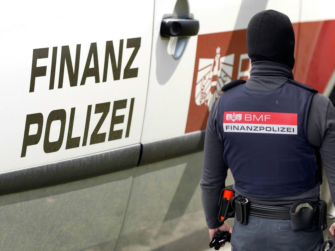 Kontrollen der Finanz- und Fremdenpolizei in Vorarlberg (Symbolbild) Kontrollen der Finanz- und Fremdenpolizei in Vorarlberg (Symbolbild)