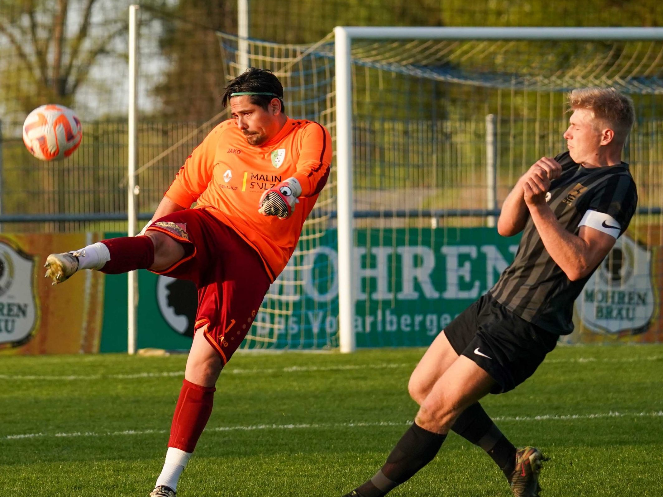 Torhüter Florian Gärtner wie immer mit vollem Einsatz. Torhüter Florian Gärtner wie immer mit vollem Einsatz.