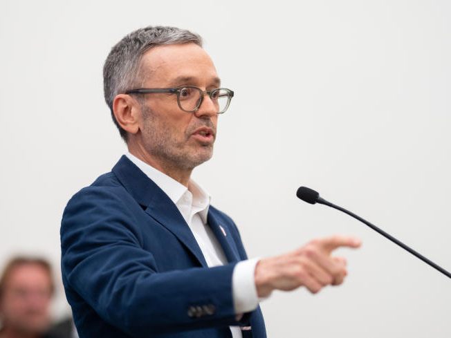 FPÖ schießt am Wochenende weiter scharf gegen ÖVP