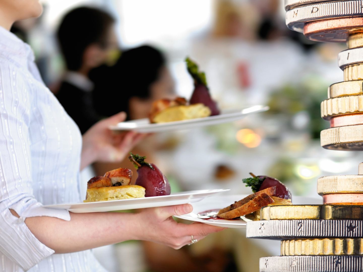 2024 im Schnitt plus 8 Prozent: 6 Prozent ab 1. Mai, weitere 2 Prozent ab 1. November