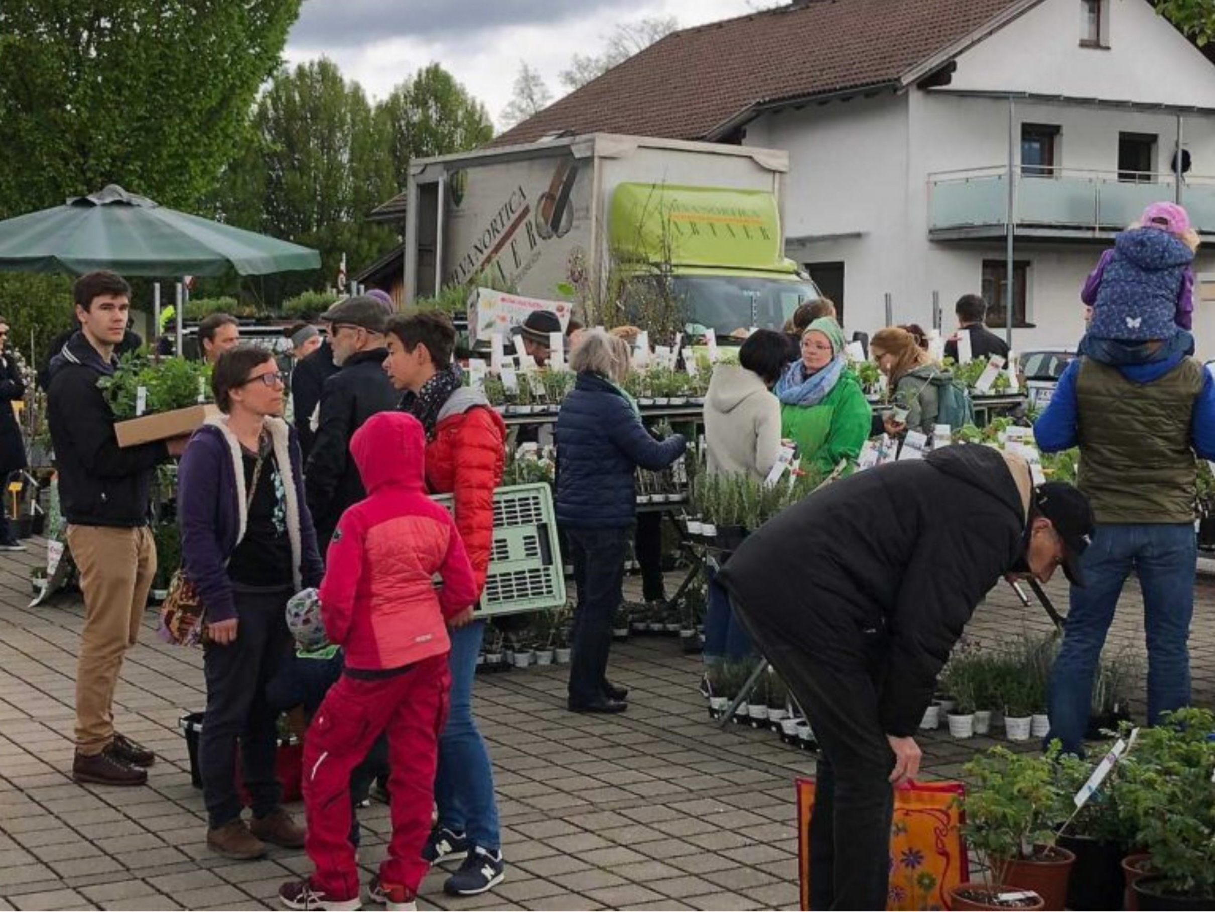 Zum neunten Mal lädt der Obst- und Gartenbauverein Koblach zum beliebten Gartenmarkt. Zum neunten Mal lädt der Obst- und Gartenbauverein Koblach zum beliebten Gartenmarkt.