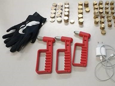 Die Polizei hob eine Teenager-Autoknackerbande in Wien aus. Die Polizei hob eine Teenager-Autoknackerbande in Wien aus.