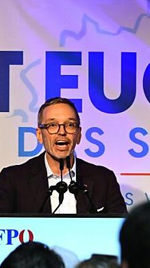 Kickl stilisierte sich zum gegen das System kämpfenden "Volkskanzler".