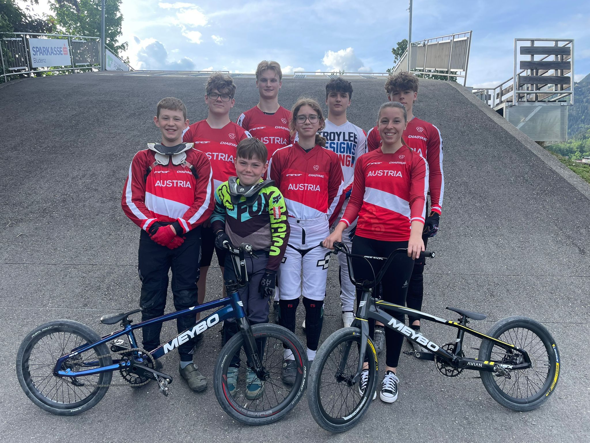 v.l.: Feanor Marte, Raphael Nachbaur, Samuel Meitz, Bjarne Schedler, Paikea Marte, Adrian Dovjak, Valentin u. Hannah Muther;