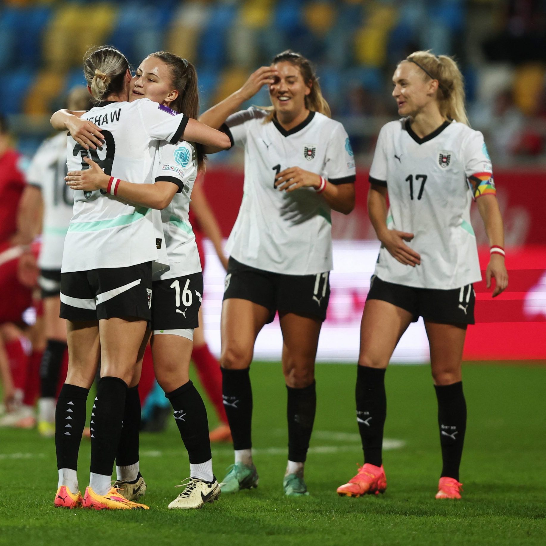 Die ÖFB-Frauen wollen in der EM-Quali gegen Island jubeln.