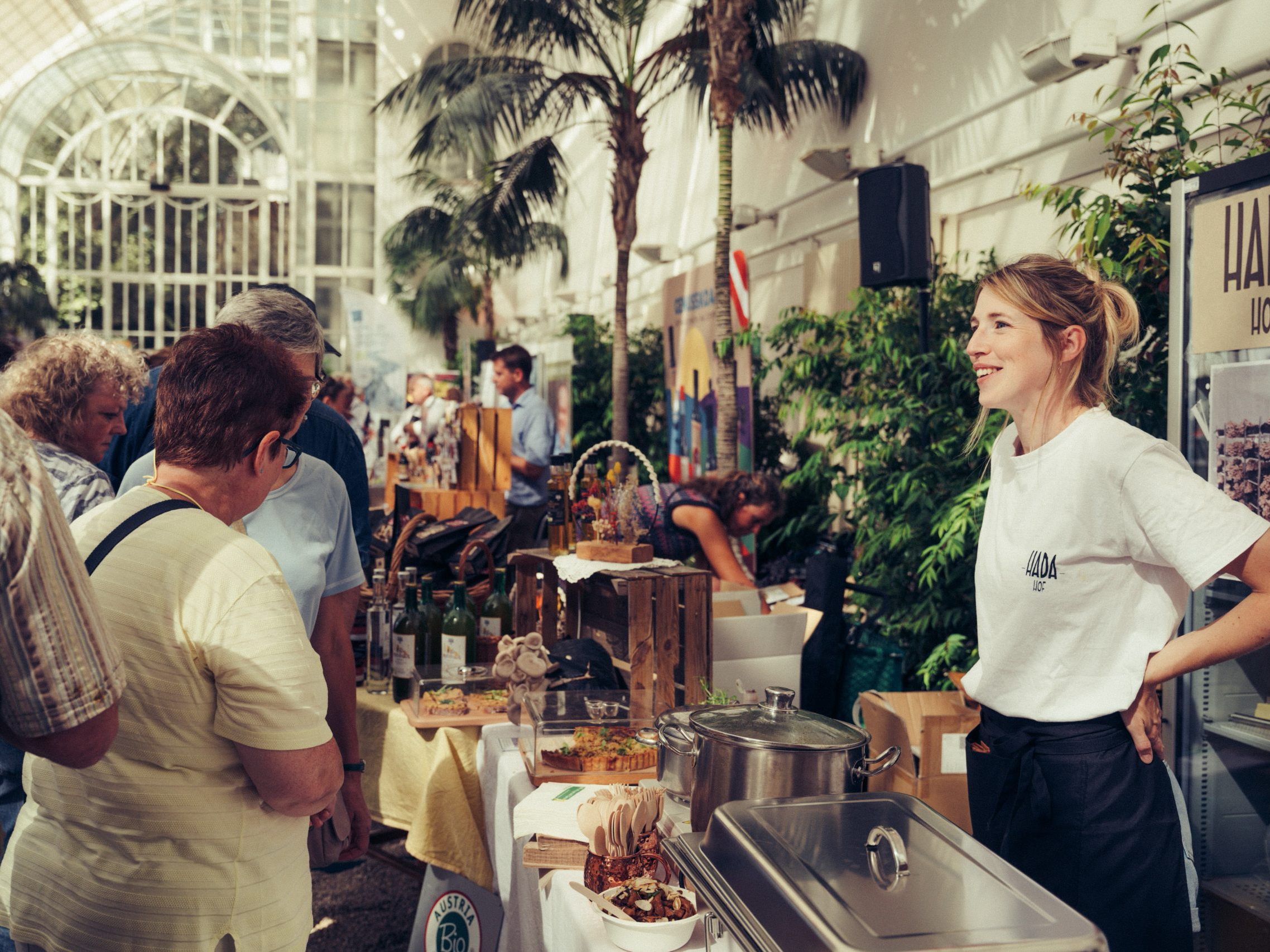 Zahlreiche Besucher kamen im Vorjahr zum "BIO Tage"-Genussmarkt ins Palmenhaus des Wiener Burggarten.