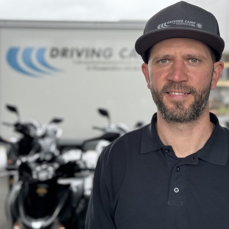 David Eberle ist Instructor beim Driving Camp Vorarlberg.
