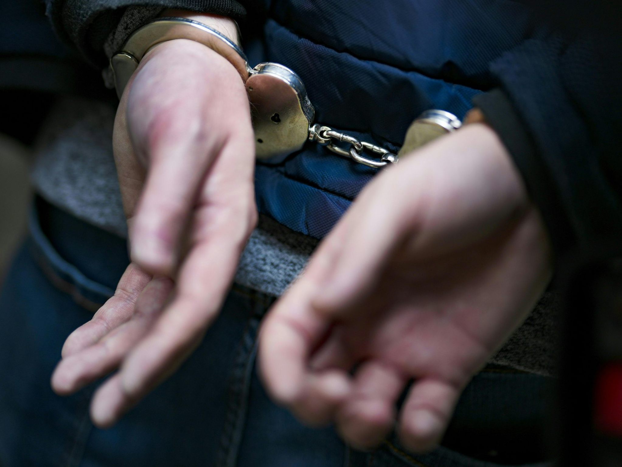 Der gesuchte Mann wurde festgenommen. Der gesuchte Mann wurde festgenommen.