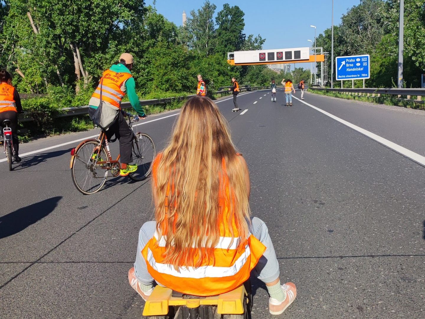 Die "Letzte Generation" war am Freitag erneut aktiv. Blockiert wurde der Verkehr auf der A4.