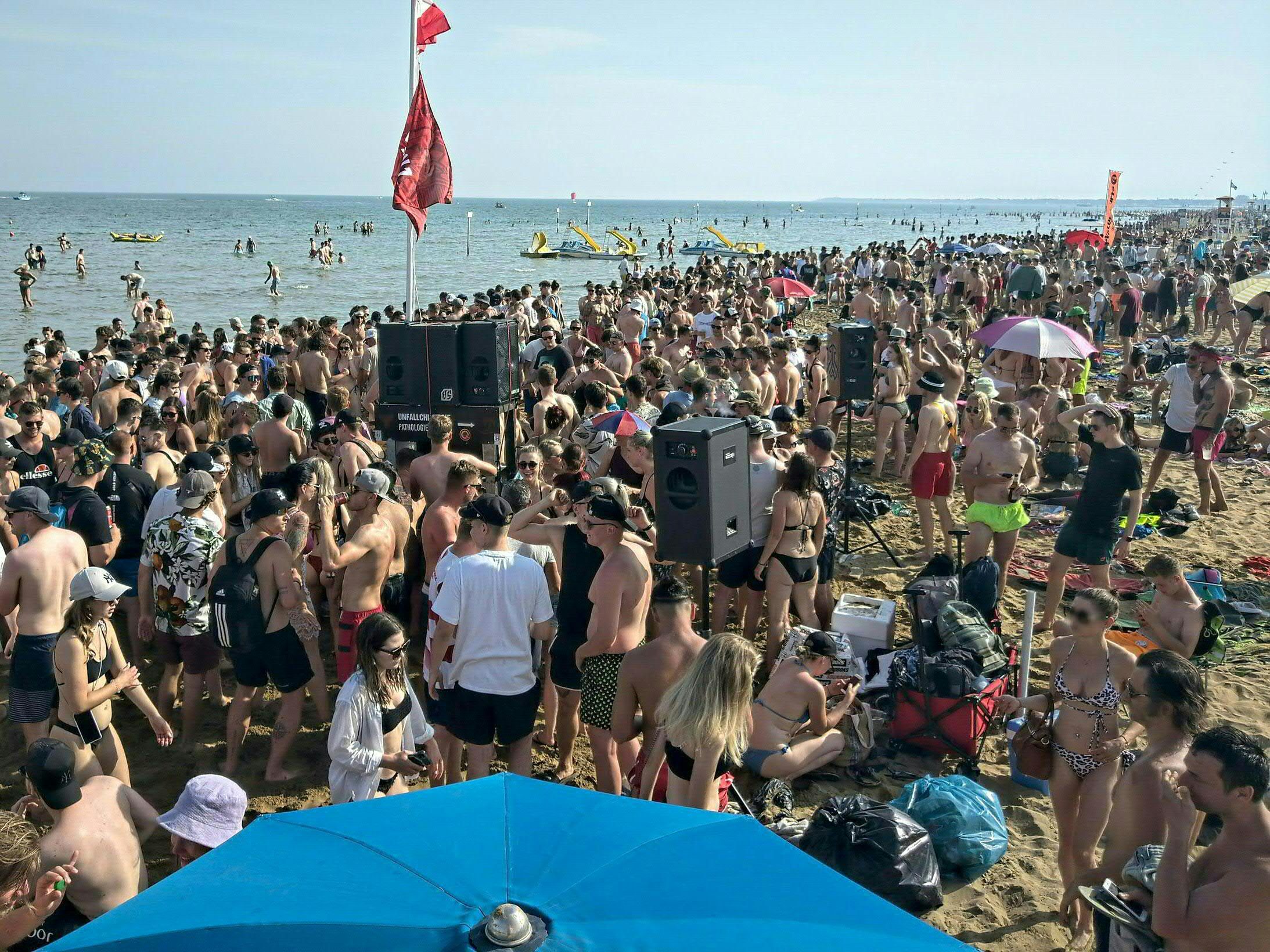 In Lignano sorgten Feierwütige aus Österreich zu Pfingsten wieder für Ausschreitungen.