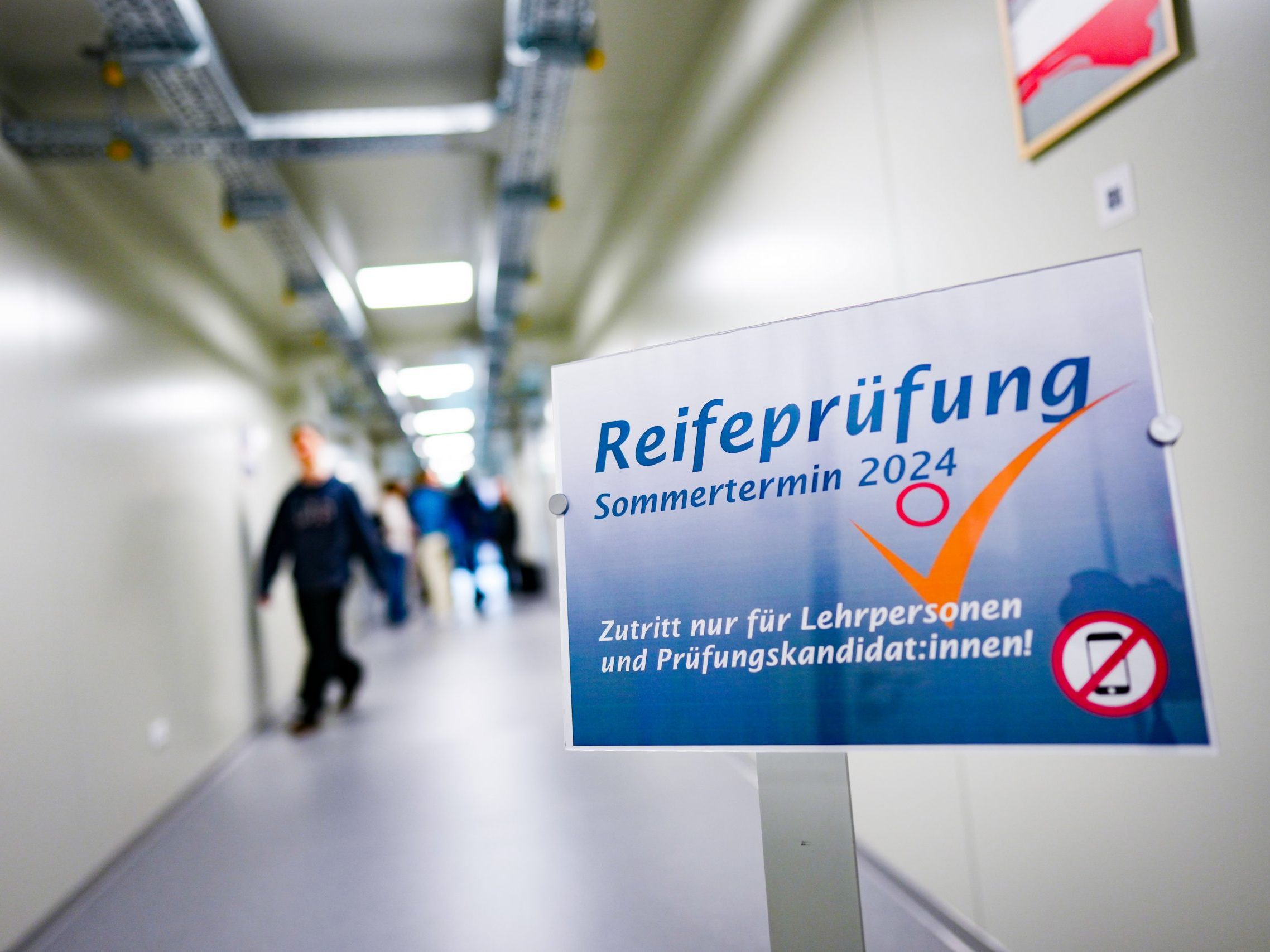 Am Donnerstag gibt es insgesamt nur rund 2.300 Prüflinge. Am Donnerstag gibt es insgesamt nur rund 2.300 Prüflinge.