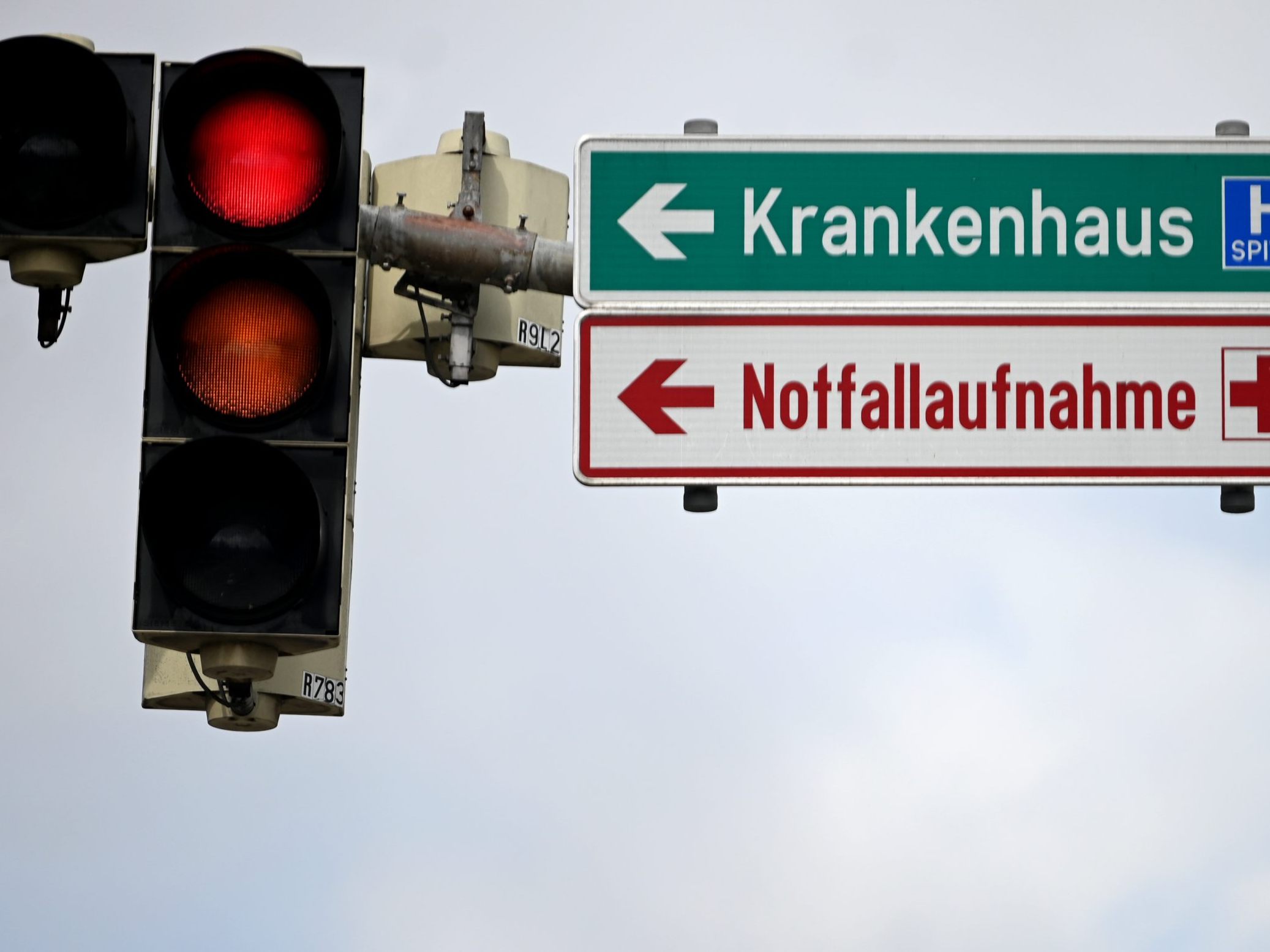 Der Mann wurde in das Wiener AKH geflogen.