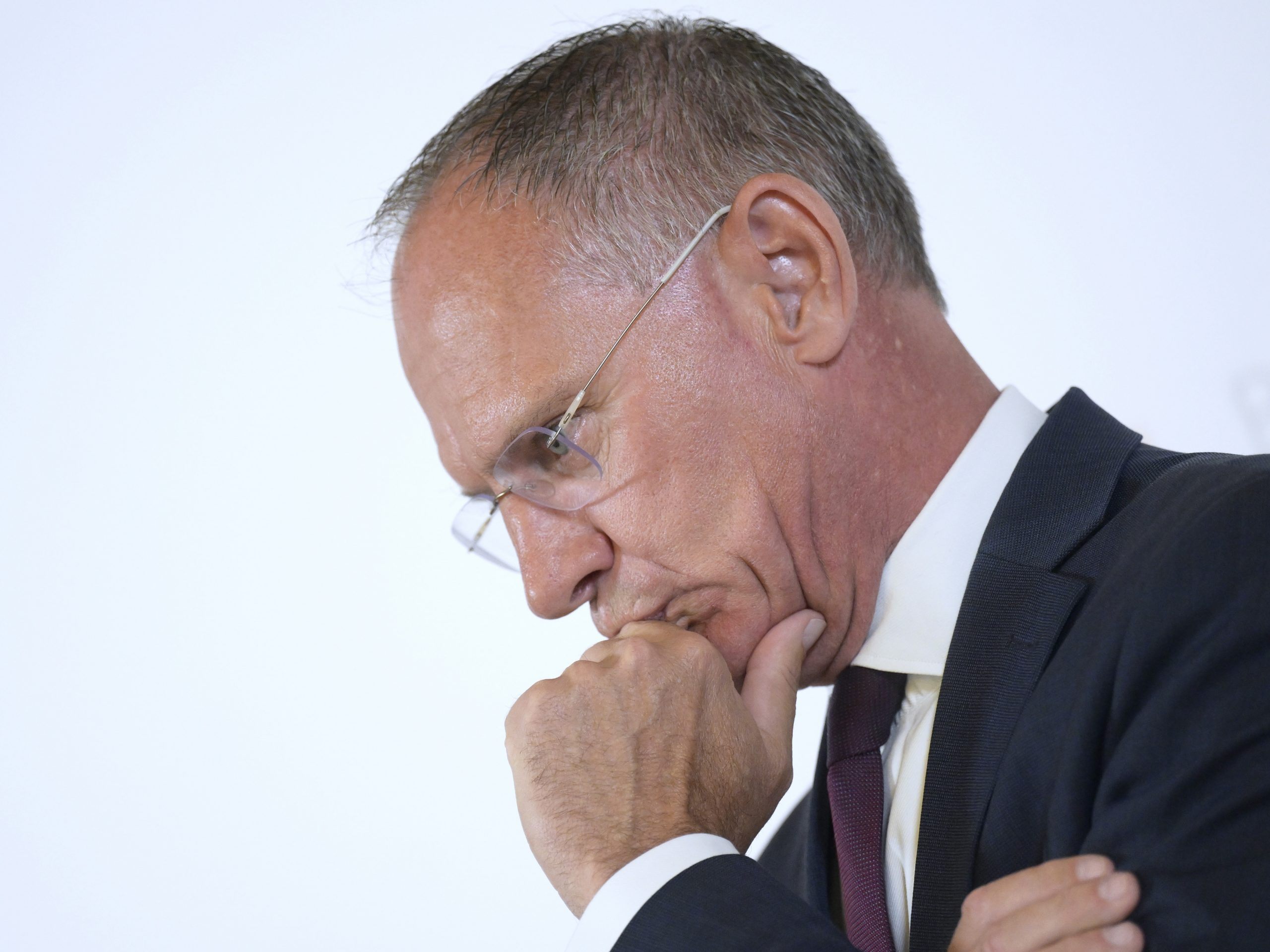 Innenminister Karner sieht sich mit Vorwürfen konfrontiert.
