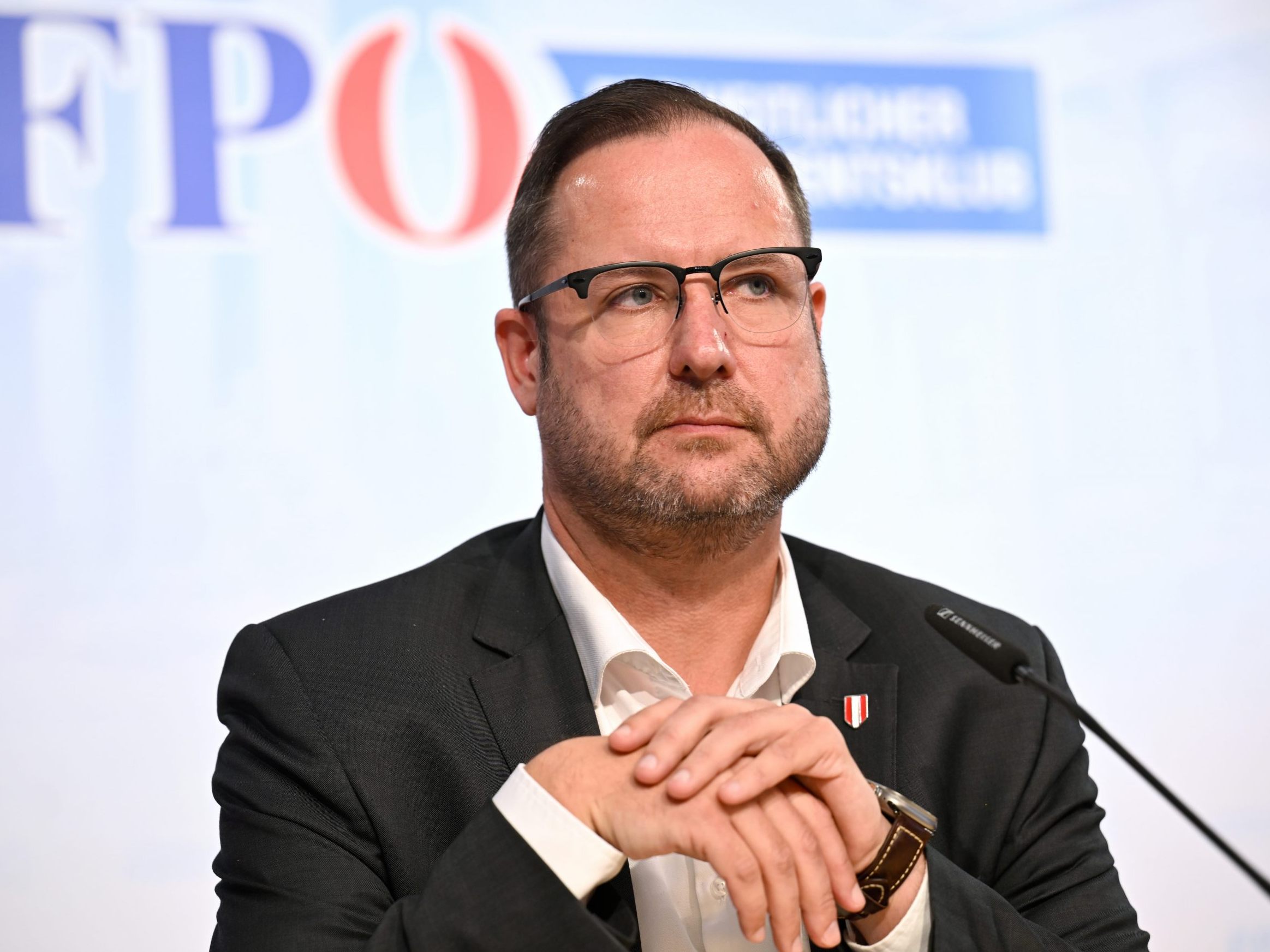 Generalsekretär Christian Hafenecker sieht einen "Griff in die Geldbörse" der Österreicher.