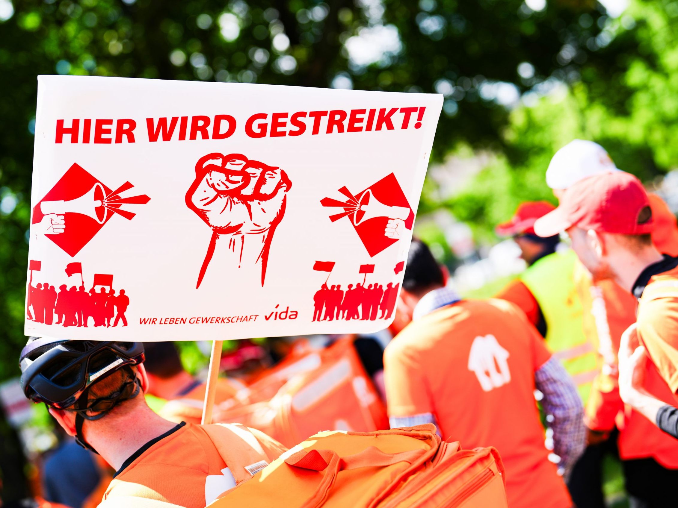 Warnstreik der Fahrradboten für einen KV.