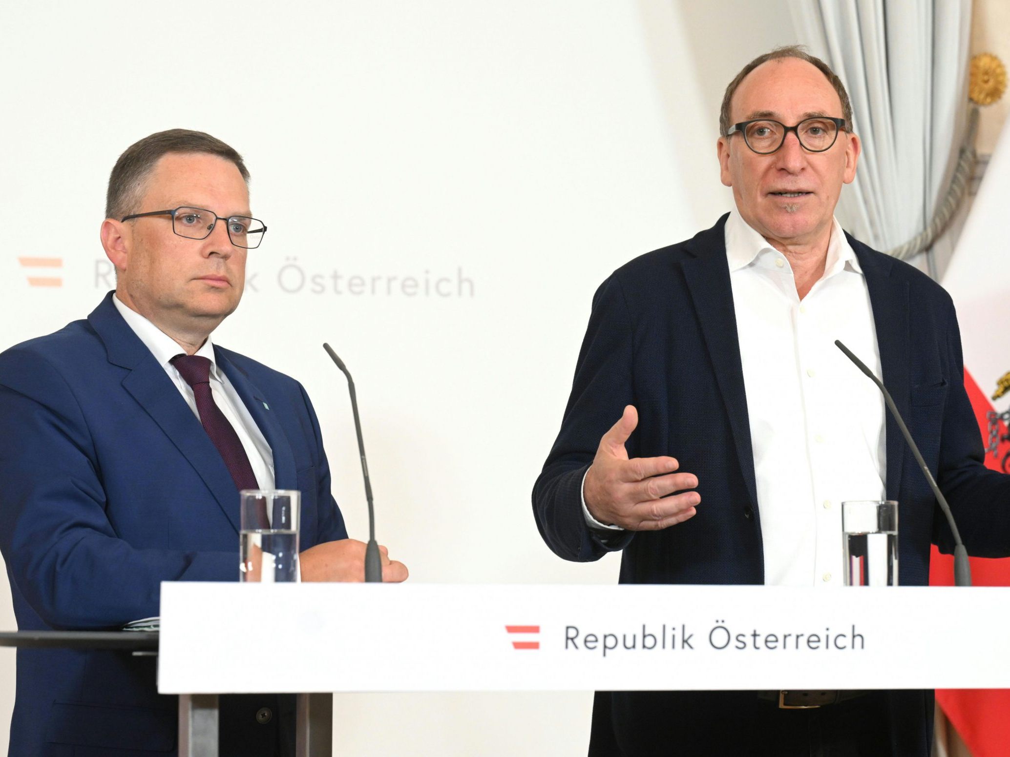 Wöginger und Rauch informierten über die Inhalte des neuen Pflege-Pakets. Wöginger und Rauch informierten über die Inhalte des neuen Pflege-Pakets.