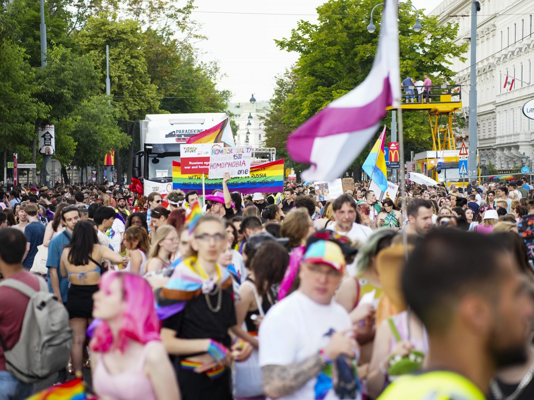 Vienna Pride: Extremistische "Mobilisierungsbemühungen" gegen LGBTIQ+.
