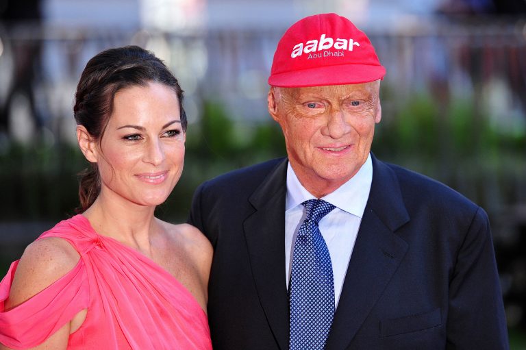Niki Lauda und seine Frau Birgit bei der "Rush"-Premiere in London am 3. September 2013. - Niki Lauda verstarb mit 70 Jahren, wie seine Familie am 21. Mai 2019 mitteilte.