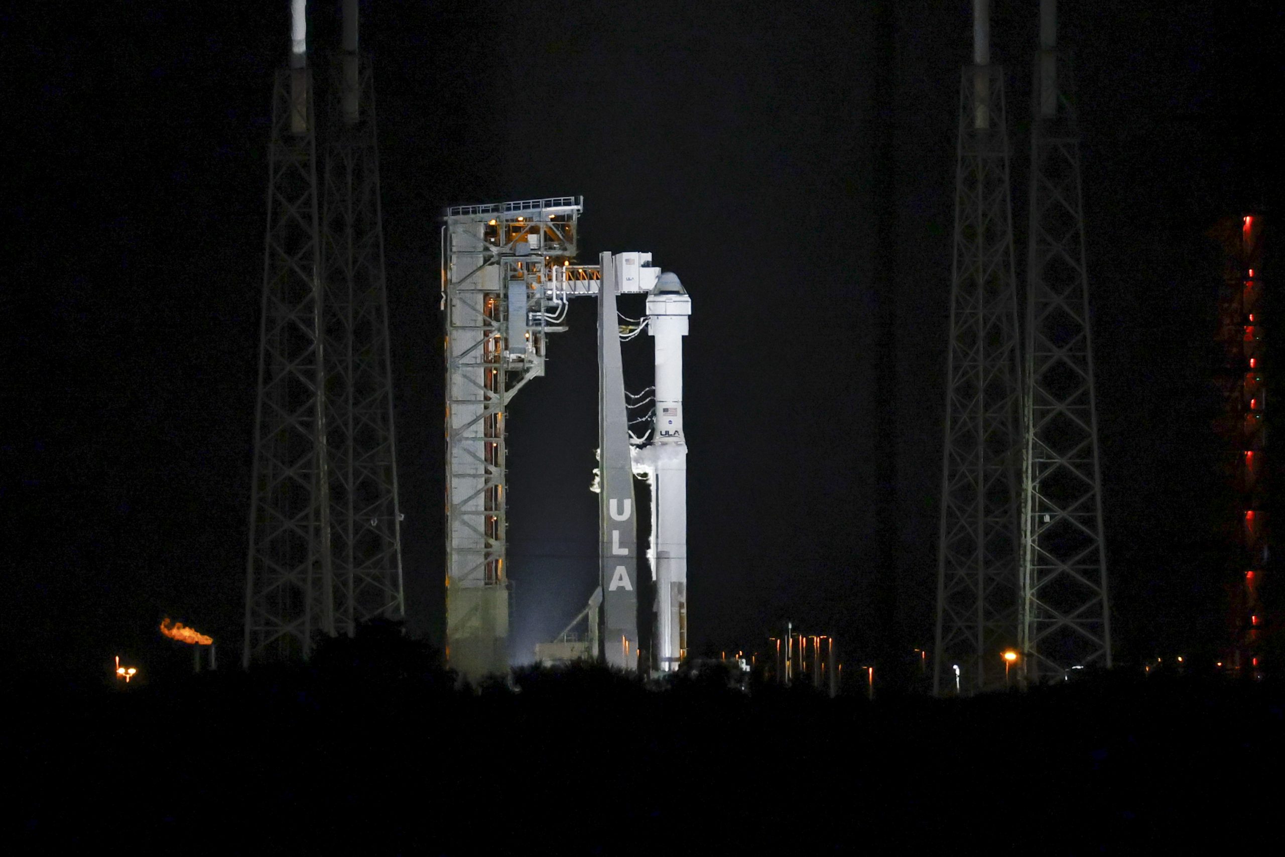 Die Starliner-Kapsel von Boeing auf einer Atlas-V-Rakete am Space Launch Complex 41, nachdem der Startversuch am späten Montag, dem 6. Mai 2024, in Cape Canaveral abgebrochen wurde. 