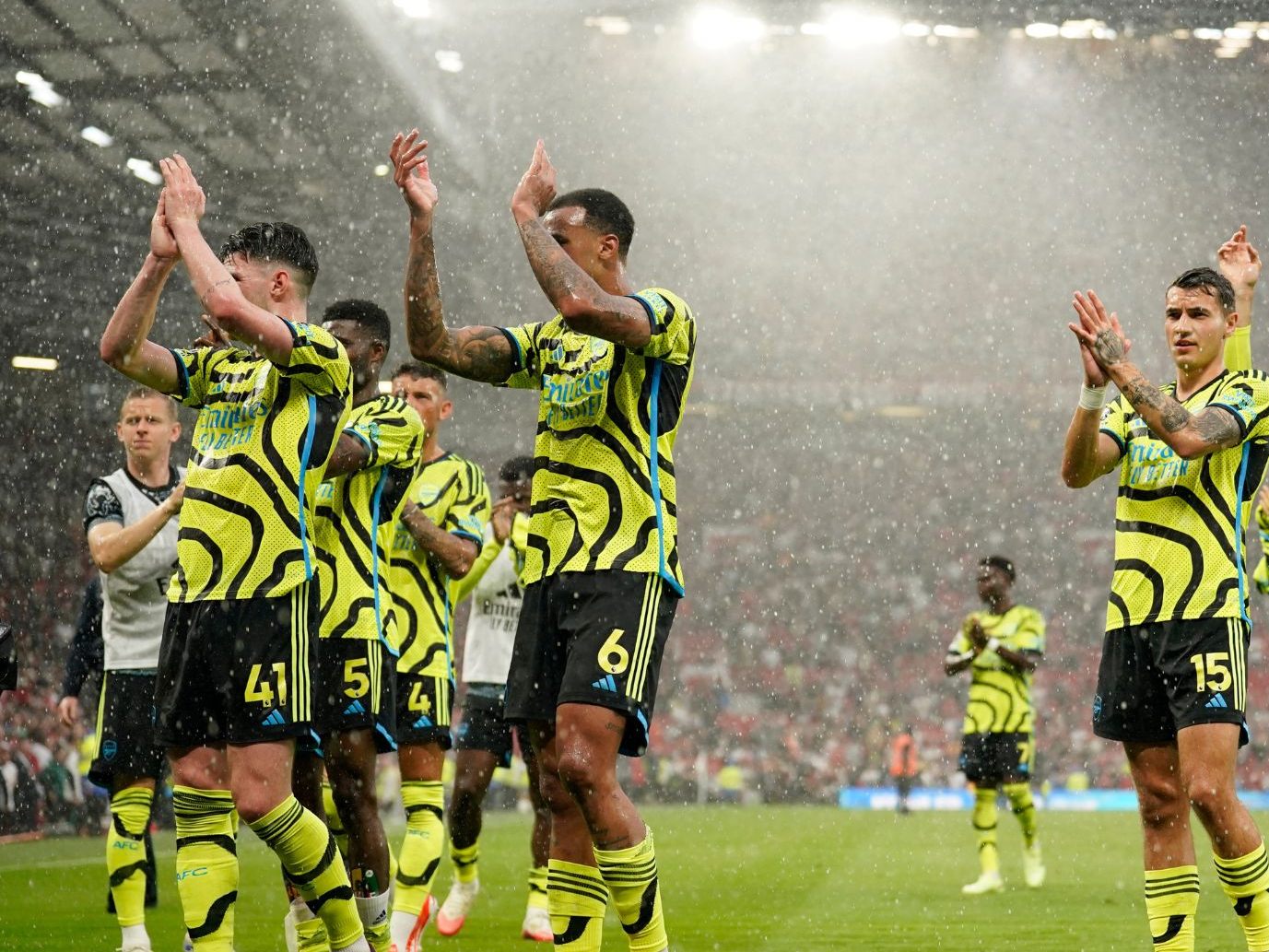 Die Gunners gewannen zwar das Spiel, gingen dafür aber in der Kabine unter Die Gunners gewannen zwar das Spiel, gingen dafür aber in der Kabine unter