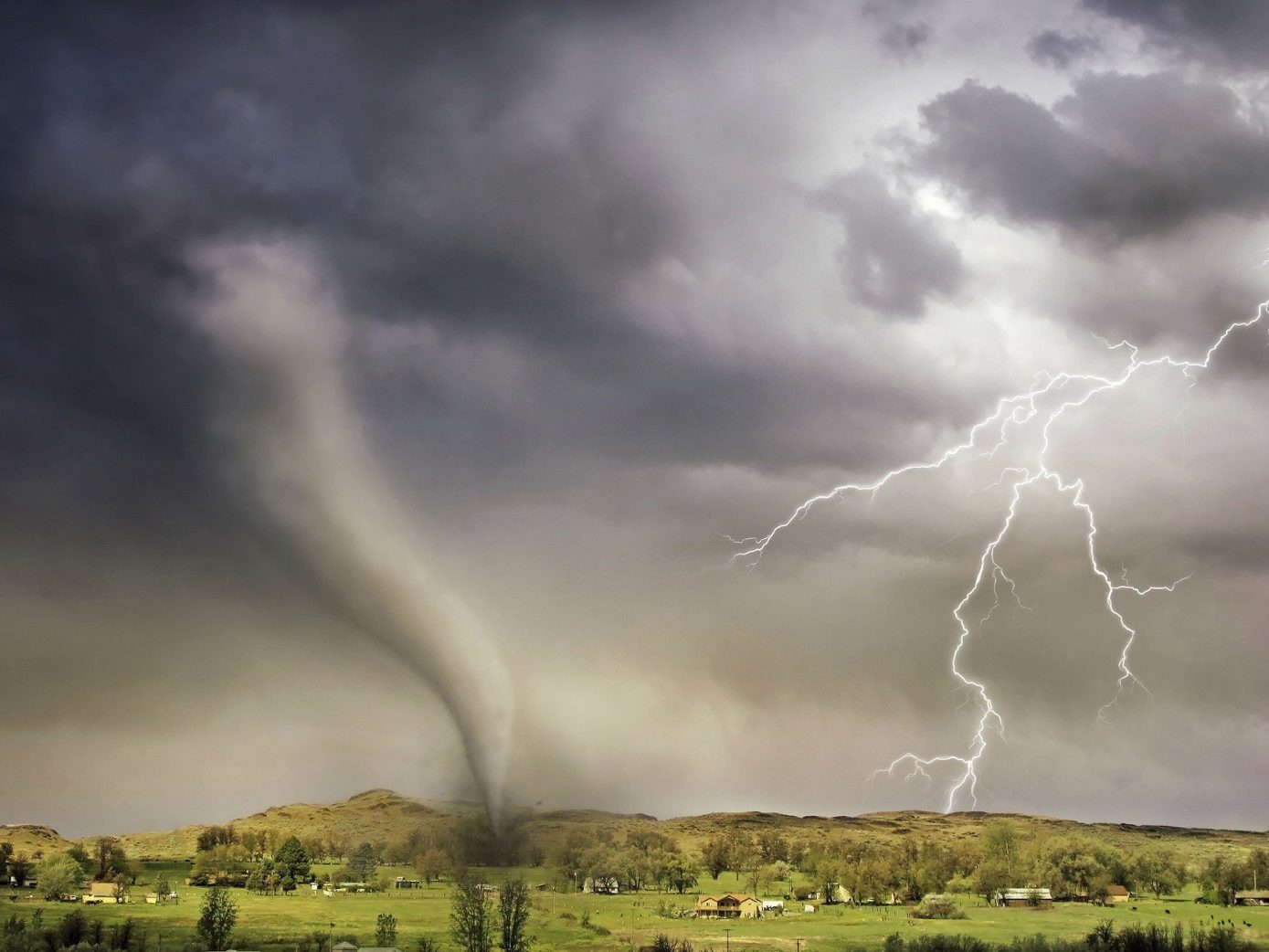 In Österreich sind durchschnittlich vier Tornados pro Jahr zu beobachten.