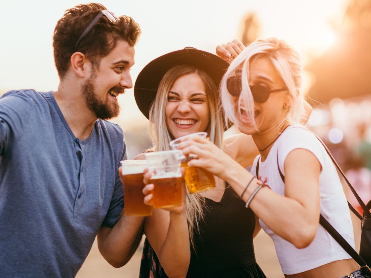 Das Flirtpotenzial bei Festivals & Co. ist hoch.