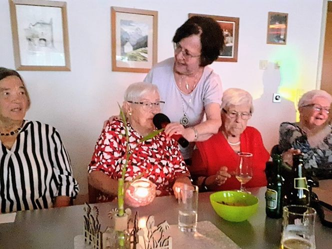 „PVÖ-Oldies but Goldies“-Party im Bürser Clubheim „PVÖ-Oldies but Goldies“-Party im Bürser Clubheim