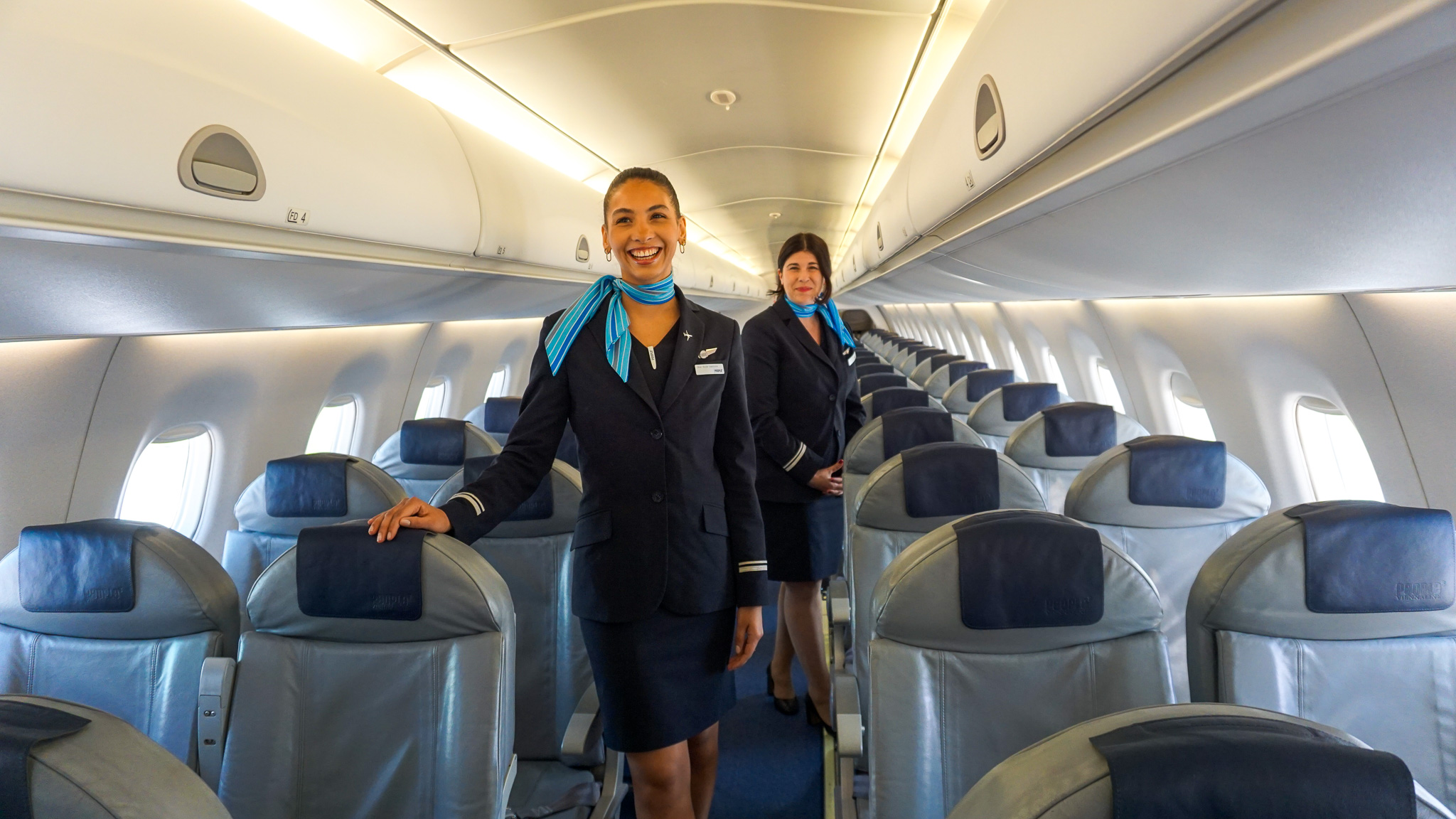 Die Cabine-Crew von People's ©People's Air Group