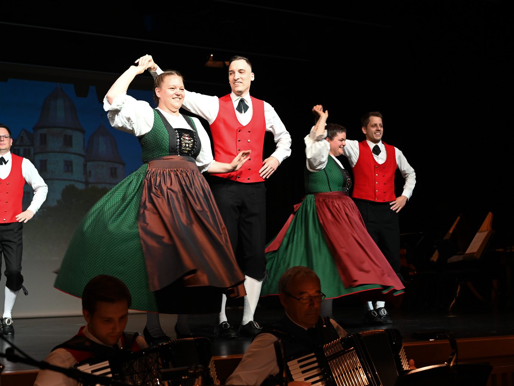 Der Trachtenverein Lustenau lud am Samstag zur Muttertagsaufführung in den Reichshofsaal ein.