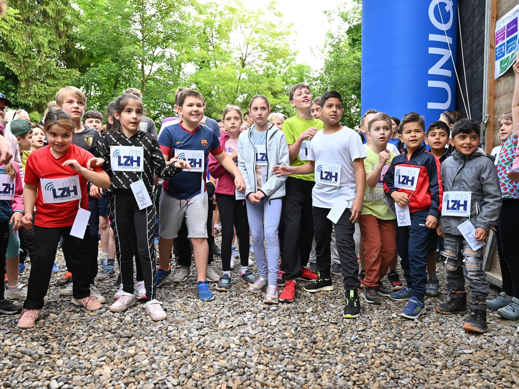 Am Samstag fand beim LZH-Therapiereitstall ein Jubiläumsstundenlauf statt. Begeisterte Läufer machten mit. Am Samstag fand beim LZH-Therapiereitstall ein Jubiläumsstundenlauf statt. Begeisterte Läufer machten mit.