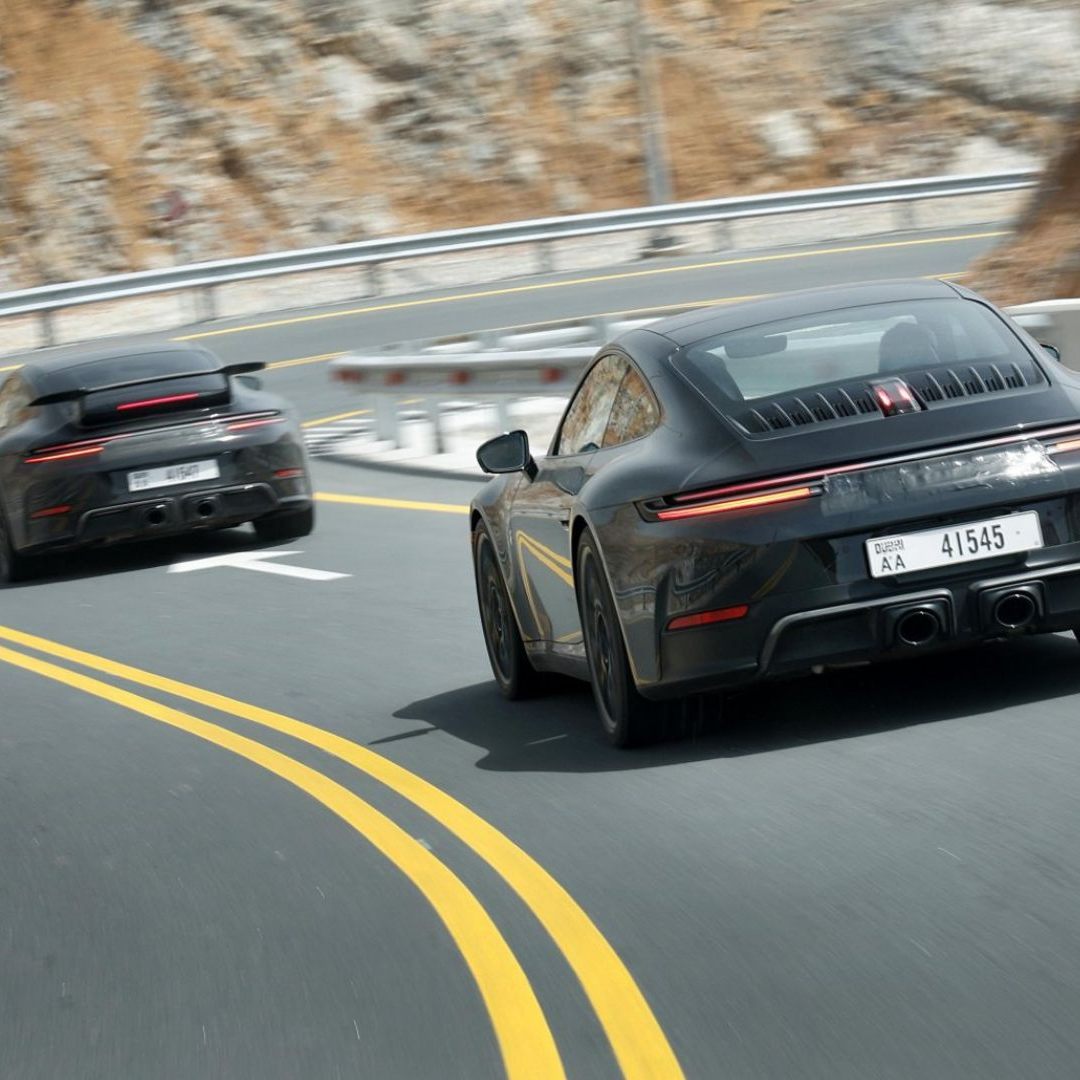 Erstmals in der Geschichte wird ein Hybridantrieb in einem Straßen-Neunelefer verbaut