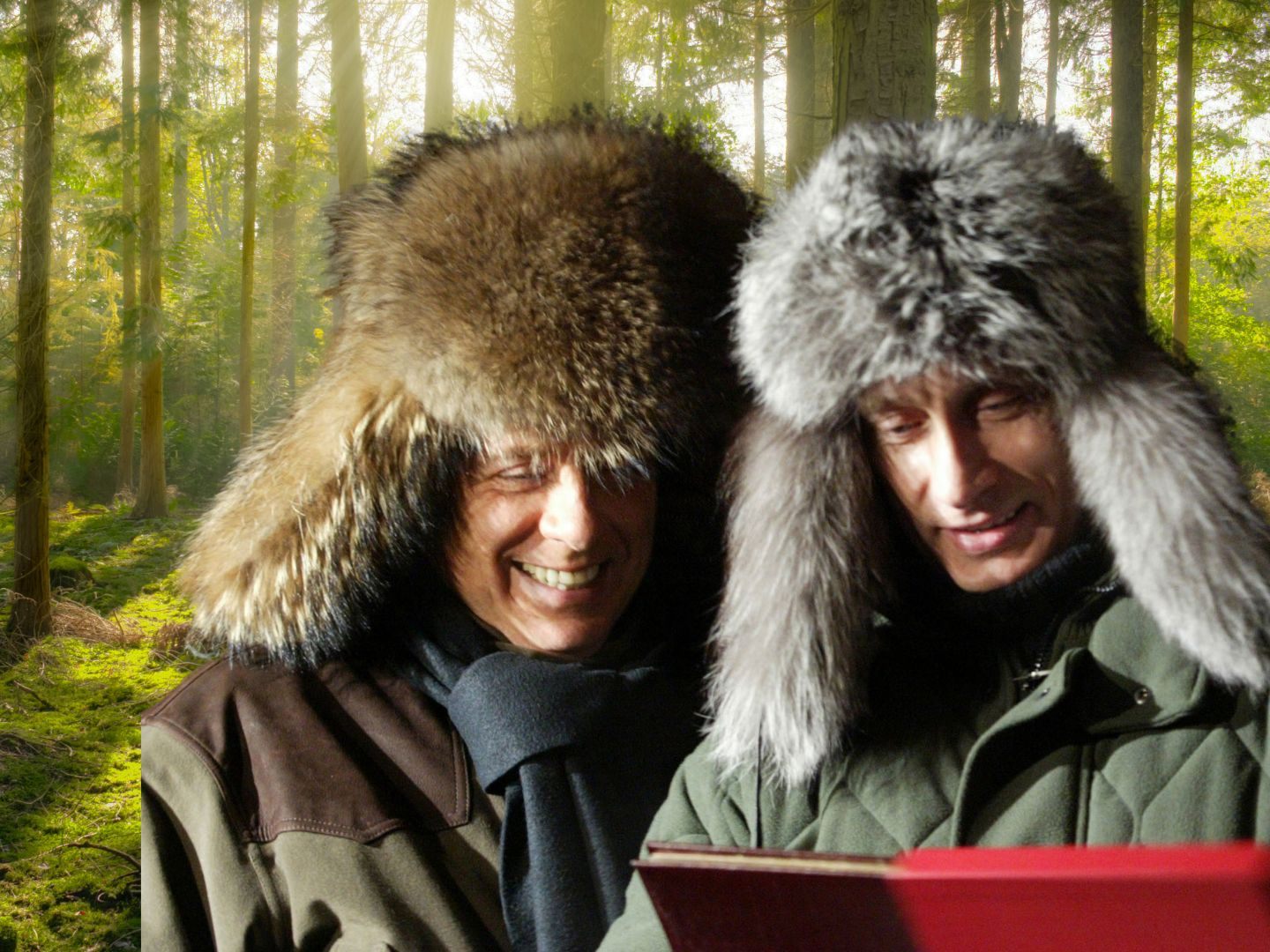 Putin und Berlusconi in gegenseitiger Bewunderung Putin und Berlusconi in gegenseitiger Bewunderung