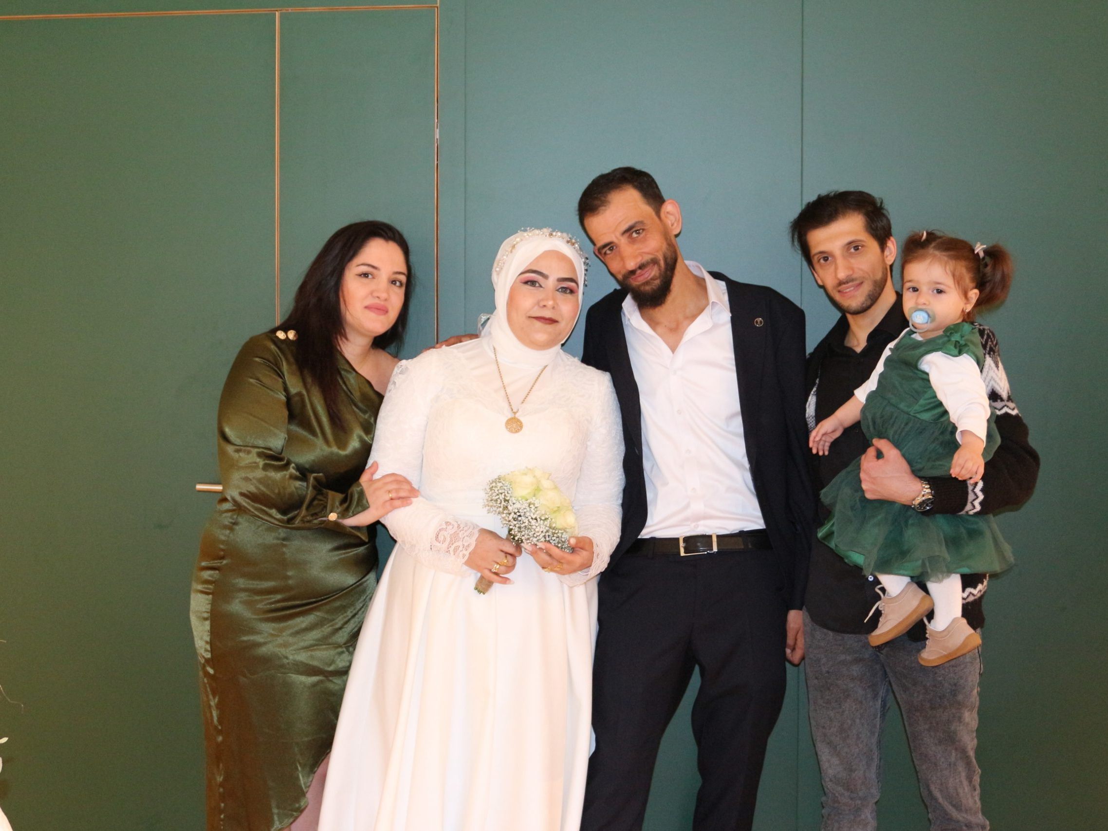 Warda und Ahmad Ibrahim feierten ihre standesamtliche Trauung. Warda und Ahmad Ibrahim feierten ihre standesamtliche Trauung.