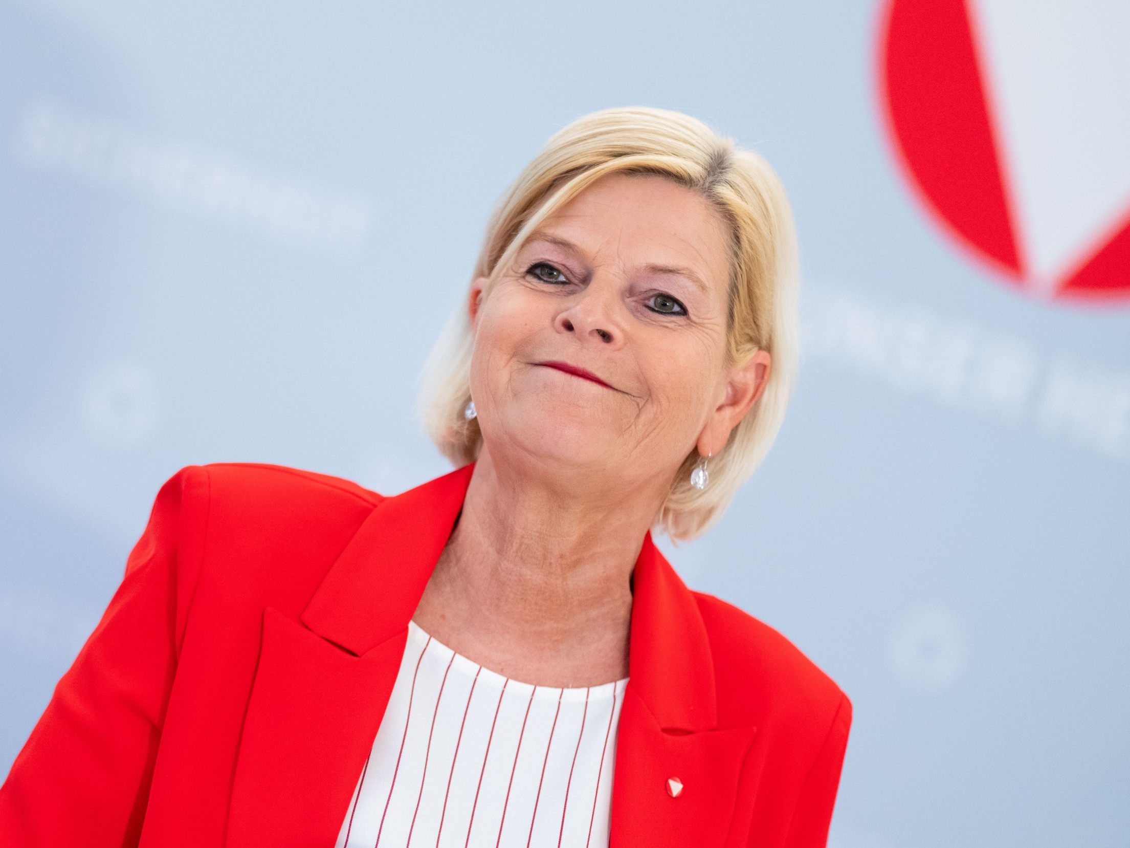 Klaudia Tanner gab am Dienstag bekannt, dass auch Österreich Teil von Sky Shield wird. Klaudia Tanner gab am Dienstag bekannt, dass auch Österreich Teil von Sky Shield wird.