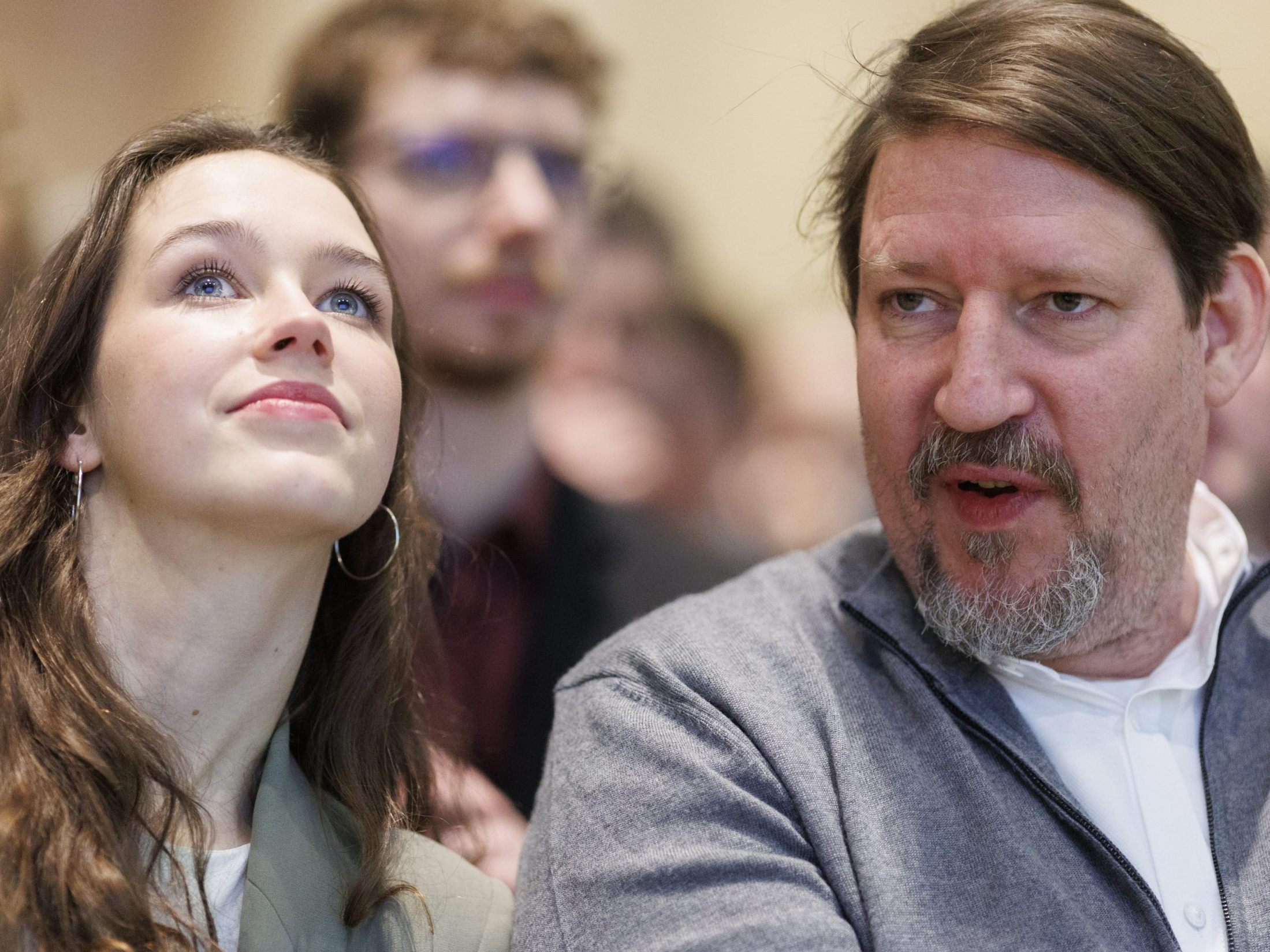 Er stehe "selbstverständlich" als Delegationsleiter zu Verfügung, meint Thomas Waitz (r. im Bild mit Lena Schilling). Er stehe "selbstverständlich" als Delegationsleiter zu Verfügung, meint Thomas Waitz (r. im Bild mit Lena Schilling).