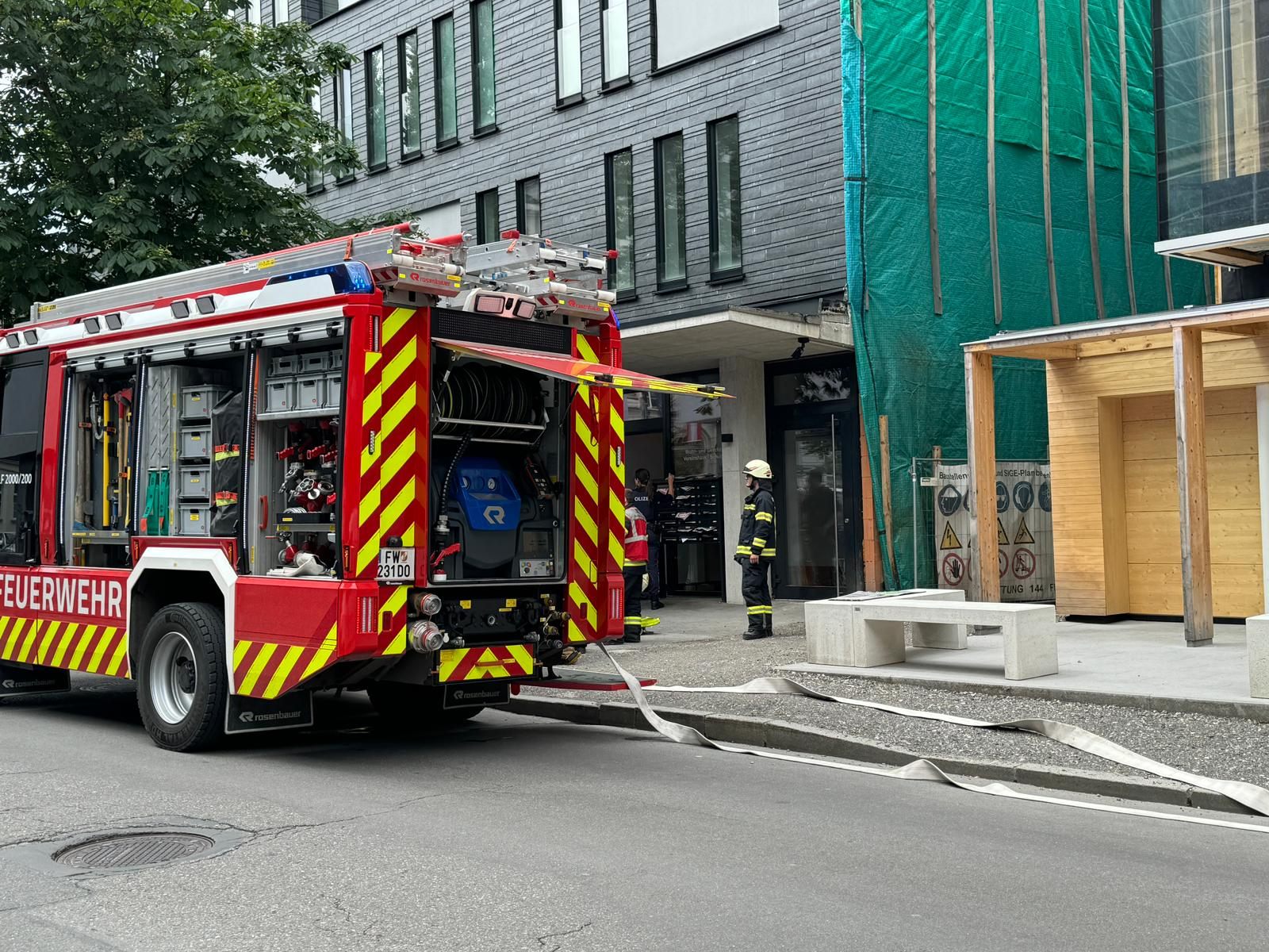 Die Einsatzkräfte wurden kurz vor Mittag in die Schulgasse gerufen. Die Einsatzkräfte wurden kurz vor Mittag in die Schulgasse gerufen.