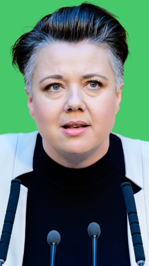 Olga Voglauer entschuldigt sich bei Andreas Schieder. (Symbolbild)