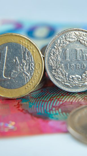 Seit Jahresbeginn hat der Euro gegenüber dem Schweizer Franken um 6,4 Prozent zugelegt. (Symbolbild)