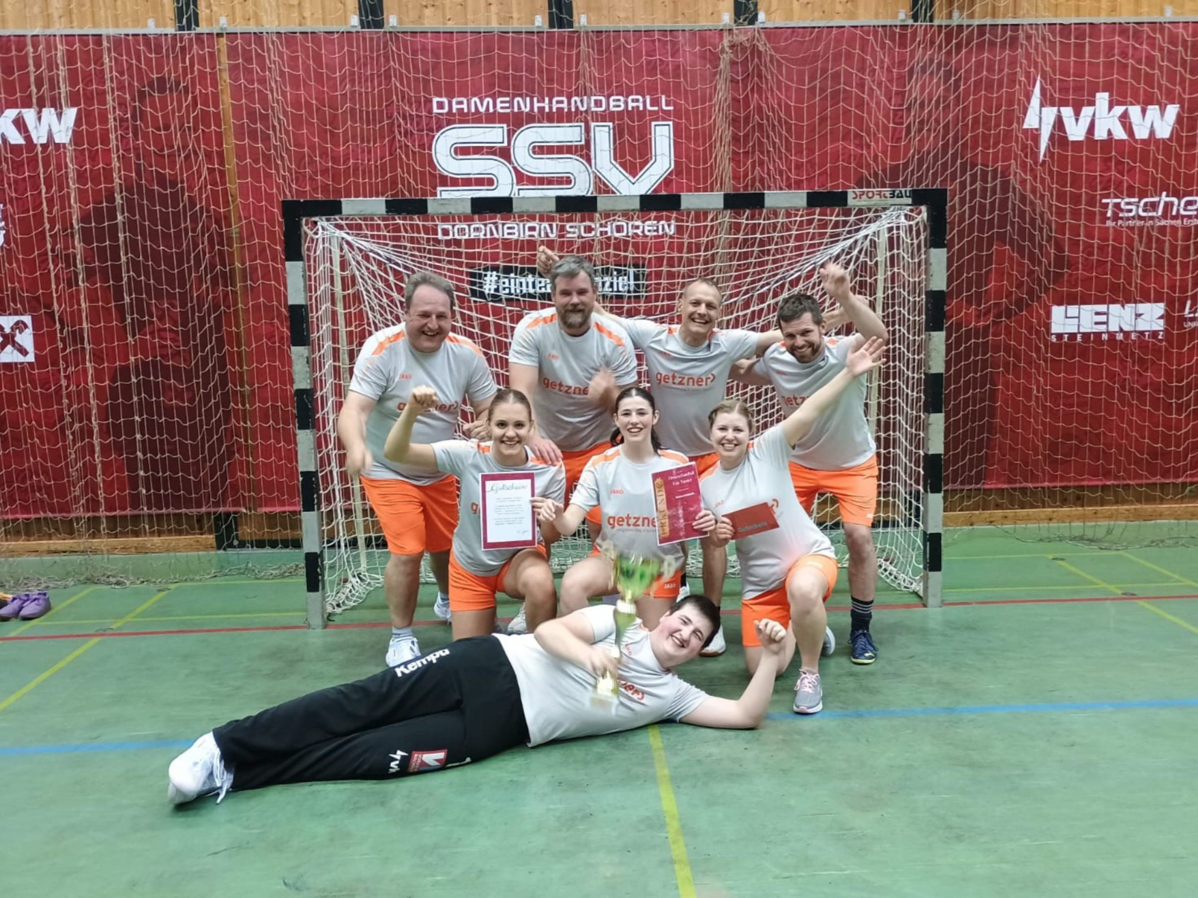 Team Getzner siegte beim 1. Firmen Handball Funturnier in Dornbirn Team Getzner siegte beim 1. Firmen Handball Funturnier in Dornbirn