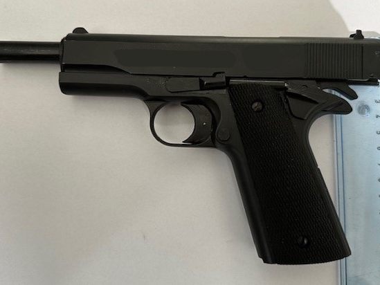 Diese Schreckschusspistole wurde nach dem Vorfall in Wien-Simmering sichergestellt.